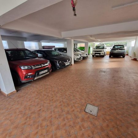 Plutus Residency Hotel Auroville Buitenkant foto