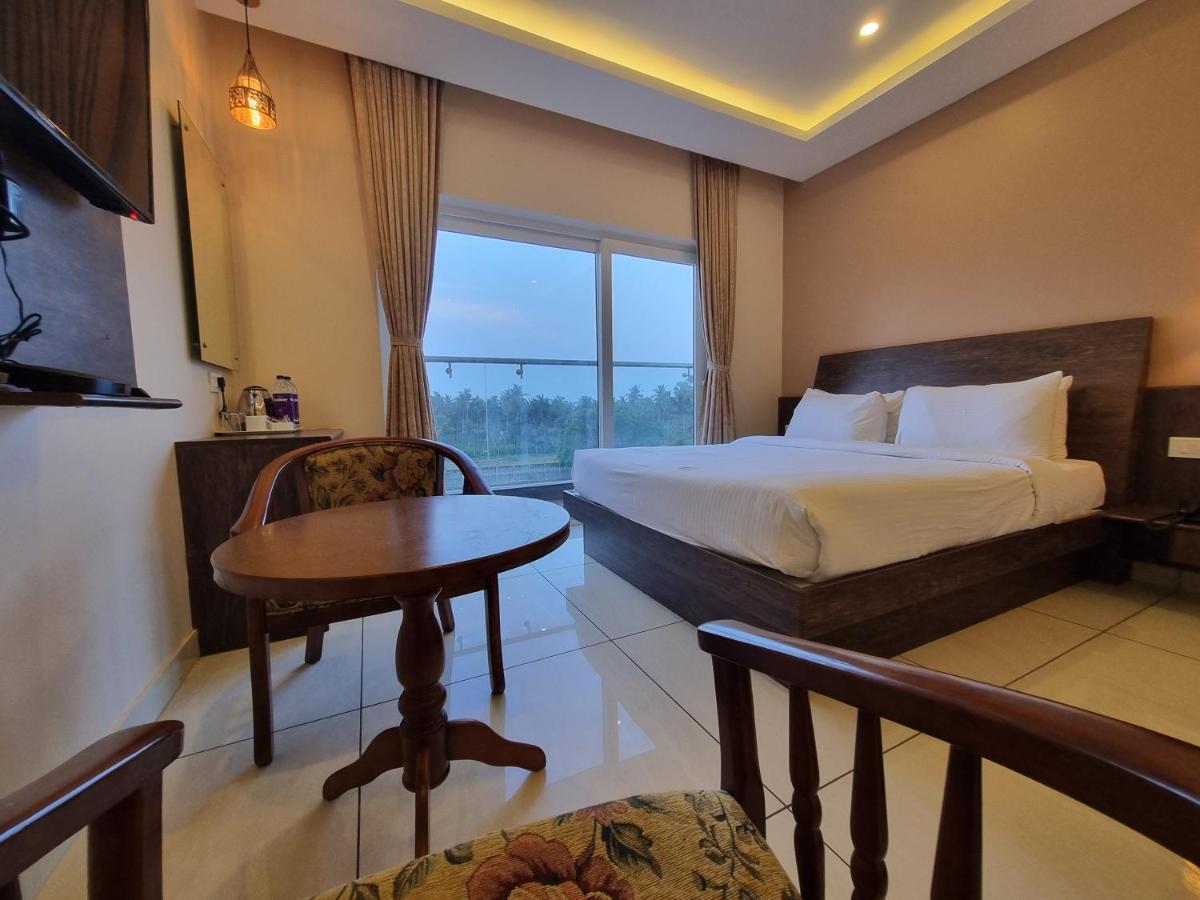 Plutus Residency Hotel Auroville Buitenkant foto