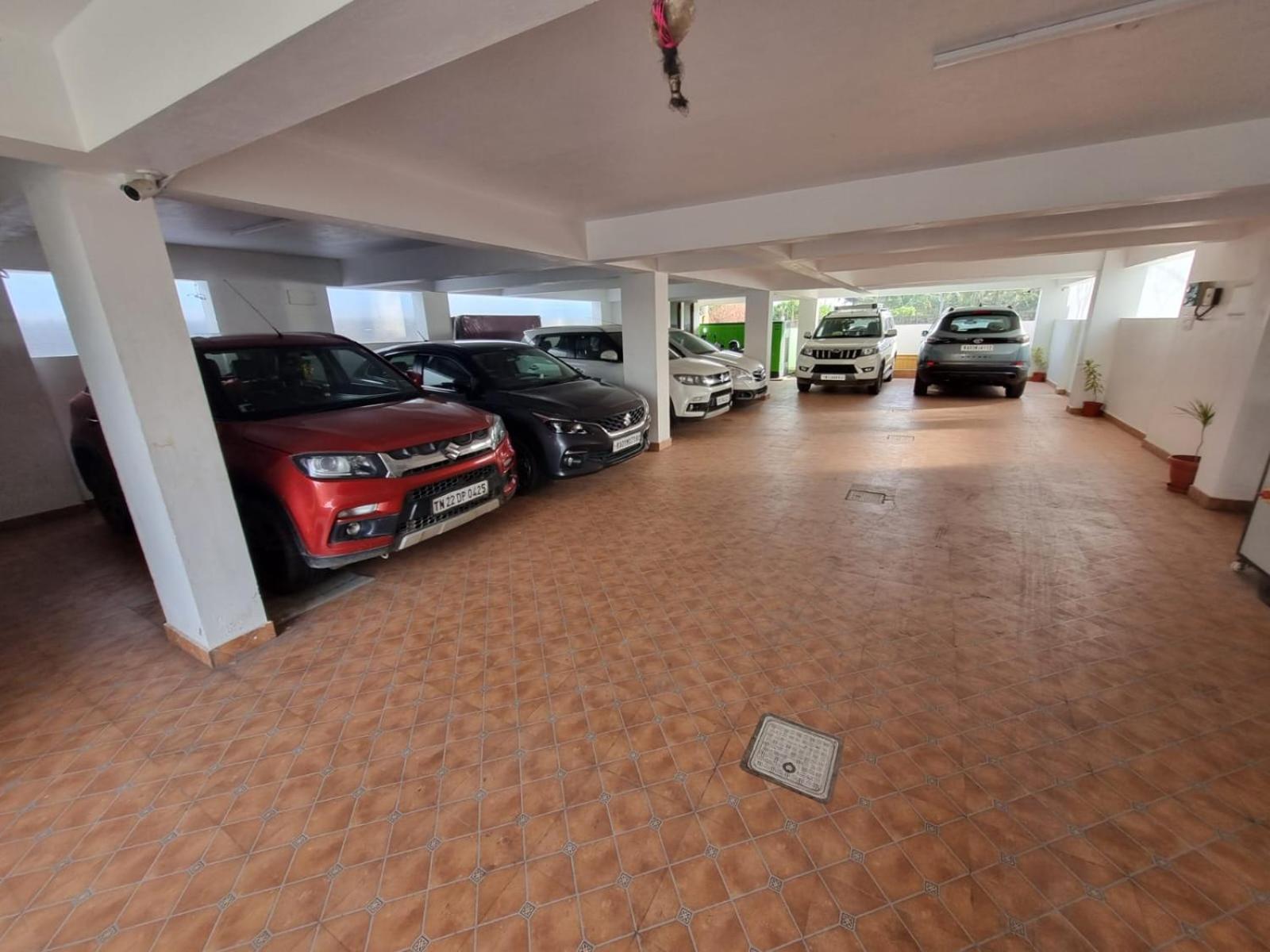 Plutus Residency Hotel Auroville Buitenkant foto